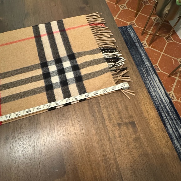 Burberry Classic Check Cashmere Scarf - Picture 5 of 6
